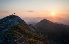 Edinburgh-based doctor and long-distance ultra runner Charlie Lees running along the north ridge of Stob Choire Claurigh in the Grey Corries, West Highlands of Scotland. Image © Colin Henderson Photography. Permission required before use. To license this image, please email colin_henderson@btopenworld.com quoting the file reference, size required and your planned end usage.