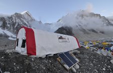 Everest ER: Tent City's Medical Marvel