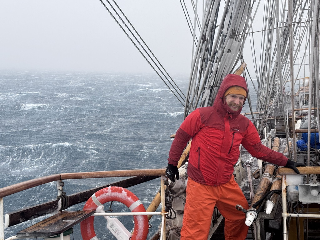 Boat vs weather in Antarctica